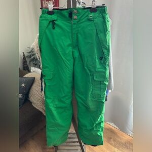 686 Boys Youth Bright Green Cargo Ski Pants. Size Medium